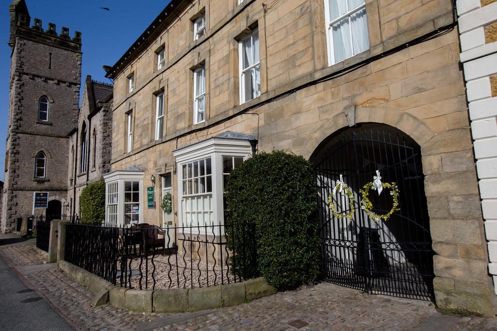The Priory Bed & Breakfast Middleham Bagian luar foto