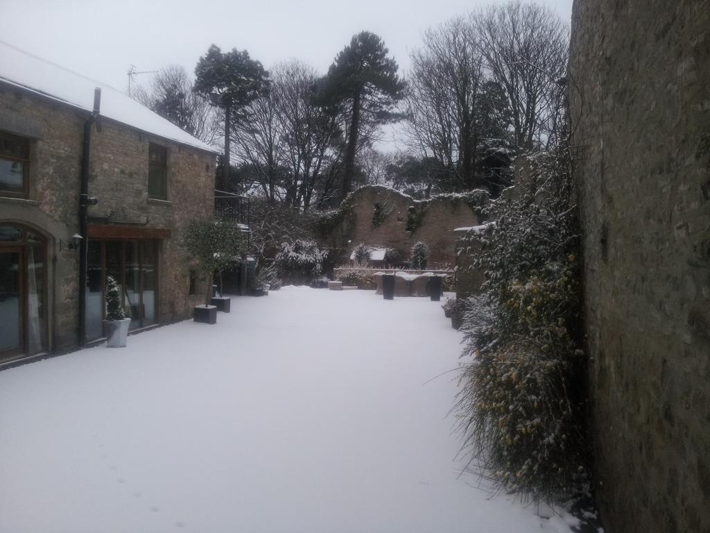 The Priory Bed & Breakfast Middleham Bagian luar foto
