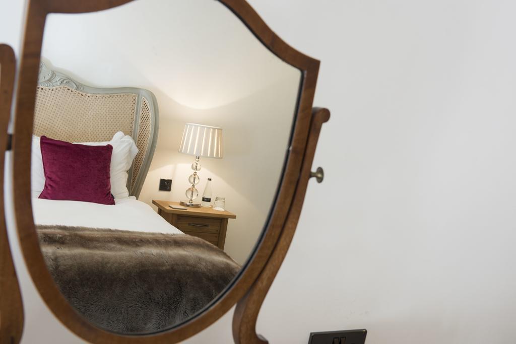 The Priory Bed & Breakfast Middleham Bagian luar foto