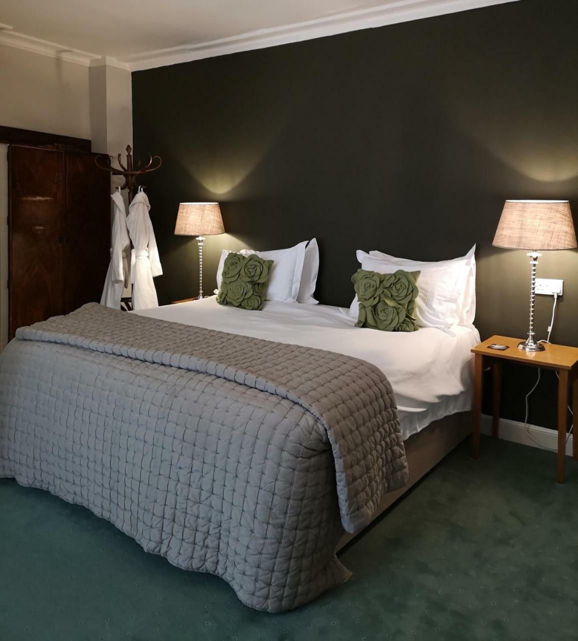 The Priory Bed & Breakfast Middleham Bagian luar foto